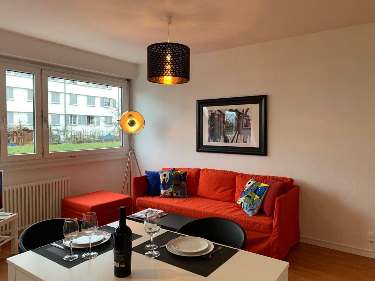 Geneva Cosy Apartment Luaran gambar