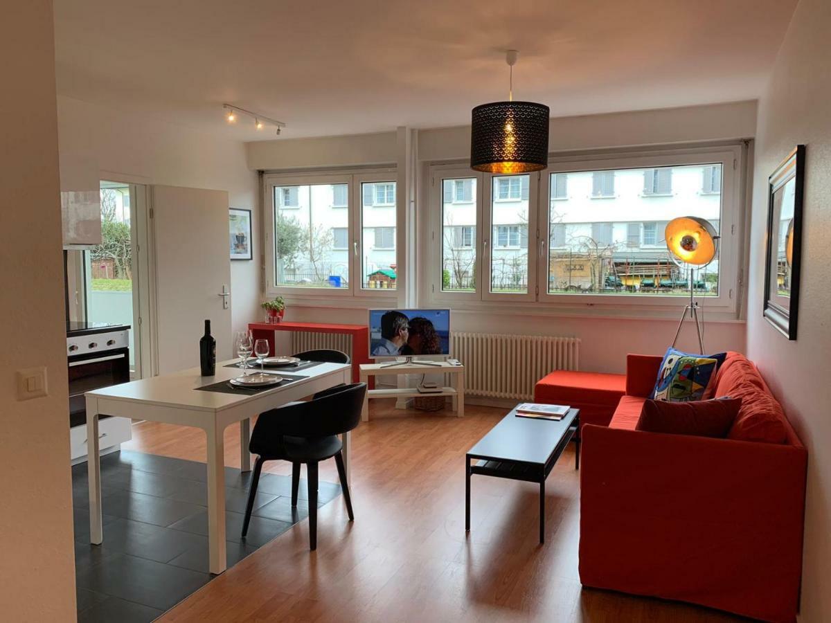 Geneva Cosy Apartment Luaran gambar