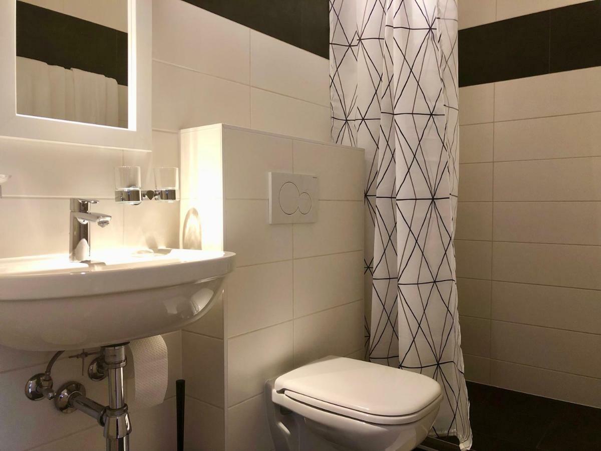 Geneva Cosy Apartment Luaran gambar