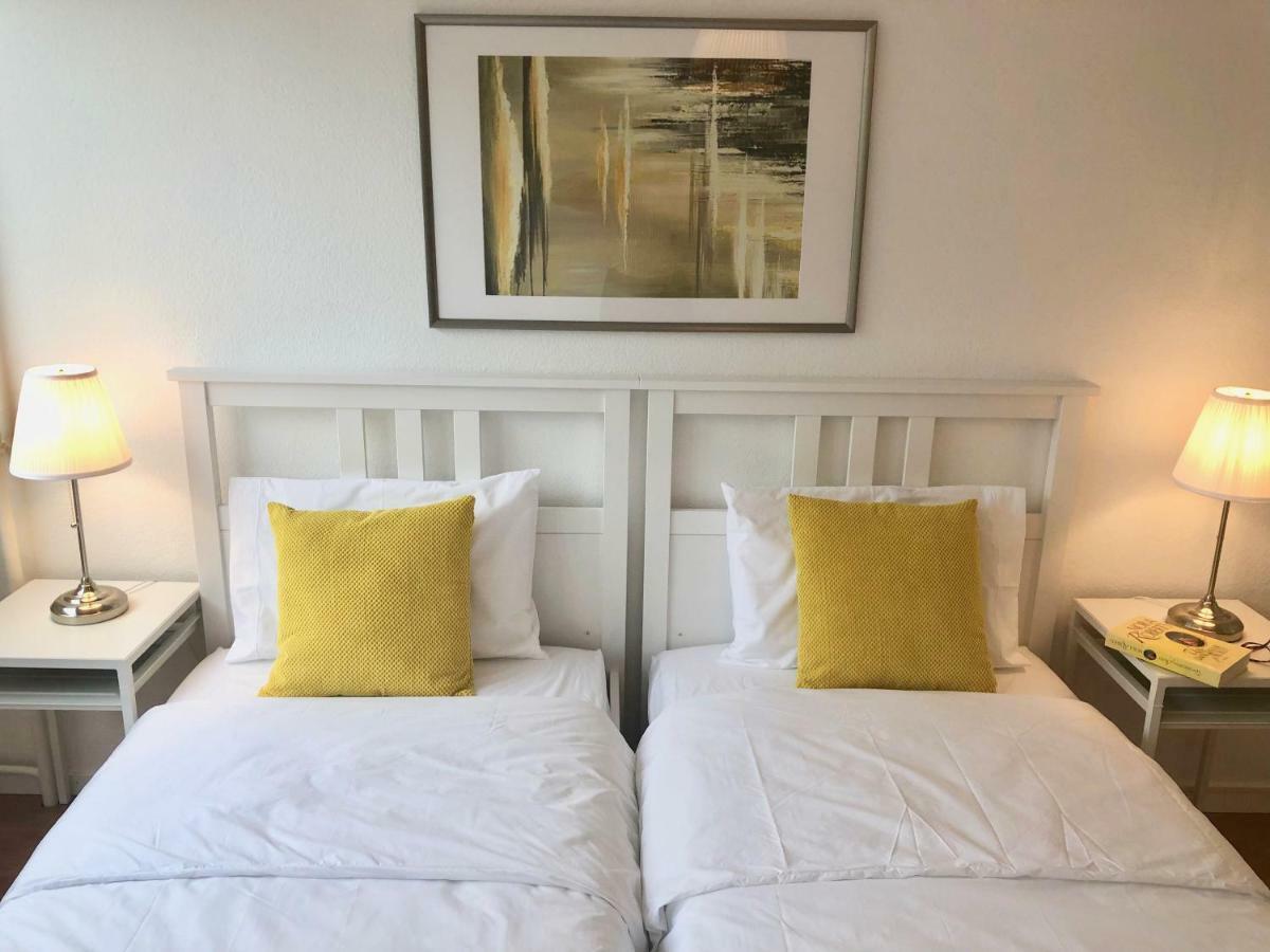 Geneva Cosy Apartment Luaran gambar